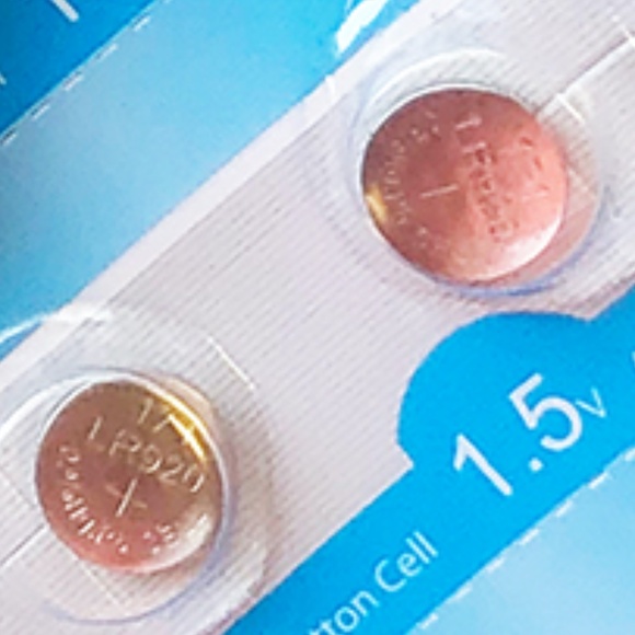 ⌚️ WATCH BATTERY BUTTON ALKALINE 1.5V FOR BURBERRY MICHELE GUCCI TORY TISSOT - Picture 2 of 3